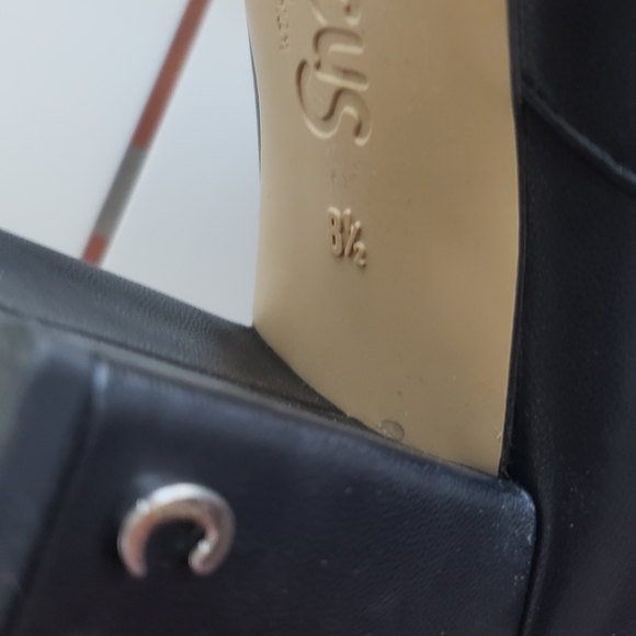 SOLD OFFLINE - Picture 4 of 4